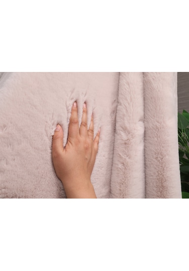 Tavşan Tüyü Dekoratif Ultra Yumuşak Post Peluş Kaymaz Halı Vizon