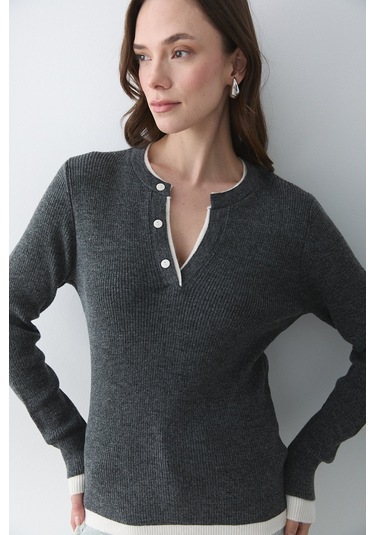 Antrasit - Krem 2 Patlı Düğmeli Kazak - 251023 Antrasit