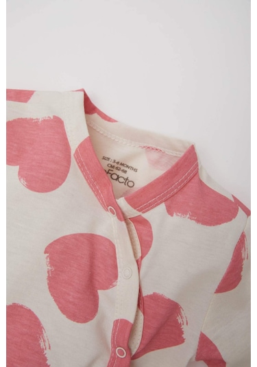 DeFacto Kız Bebek Yenidoğan Kalp Desenli Penye Uzun Kollu Çıtçıtlı Tulum E6046A5NSER233 Ekru