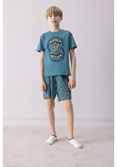 DeFacto Erkek Çocuk Pijama Takımı Baskılı Kısa Kollu Üst Desenli Şort D9989A825SMBE536 DeFacto Erkek Çocuk Pijama Takımı Baskılı Kısa Kollu Üst Desenli Şort D9989A825SMBE536