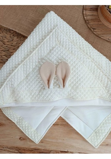 Yenidoğan Kulaklı Şapkalı Düğme Detaylı Fiyonklu Bebek Battaniyesi Kundak Krem Krem