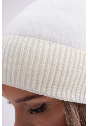 Peluş Ponponlu Bere Beyaz