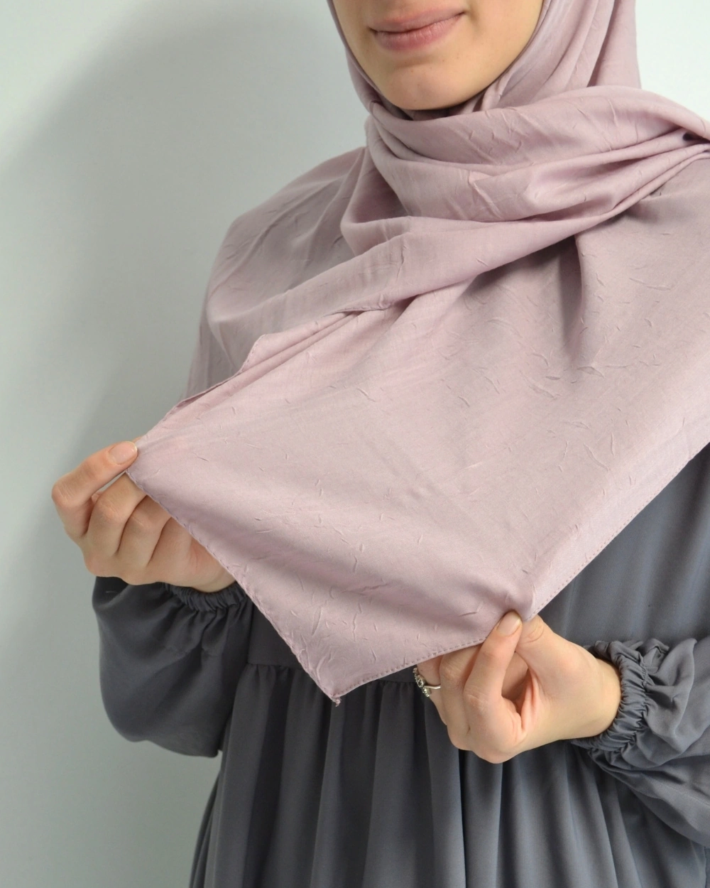 Bambu Kraş Eşarp 100x100 Cm Terletmez, Tok Ve Dik Duran, Dört Mevsim Kullanıma Uygun Gül Kurusu