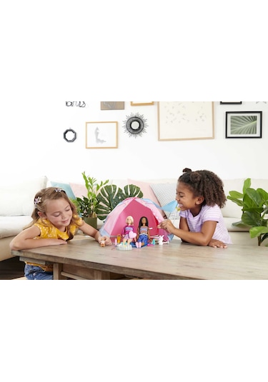 Barbie Malibu ve Brooklyn Kampta Oyun Seti HGC18