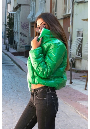 Kadın Yeşil Parlak Su İtici Dik Yaka Kısa Şişme Mont - 40 Yeşil