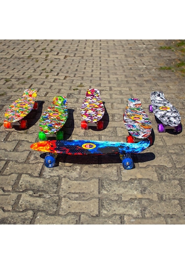 Işıklı Renkli Kaykay 55 CM Çok Renkli