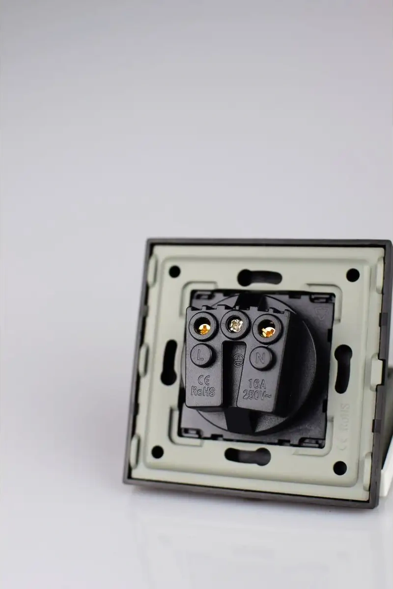 Vo'stabl Topraklamalı Siyah Tekli Plastik Priz 145886481 101