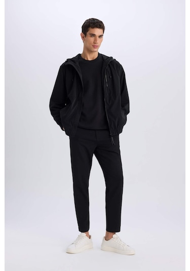 DeFacto Su İtici Regular Fit Mevsimlik Baharlık Kapüşonlu Fermuarlı Mont D7883AX25SPBK27