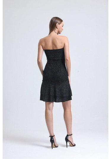 Siyah Önden Halkalı Bel Kısmı Açık Cift Kat Kloş Etekli Elbise Siyah