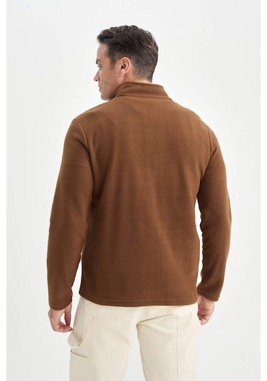 DeFacto Kahverengi Tüylenme Yapmayan Soğuk Geçirmez Regular Fit Dik Yaka Fermuarlı Polar Sweatshirt Y3996AZNSBN254