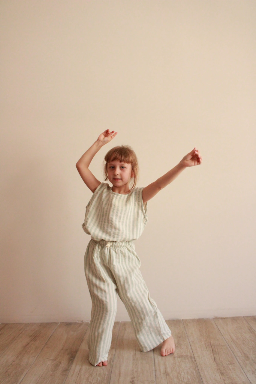 Yeşil Çizgili Asimetrik Cepli Müslin Takım Yeşil