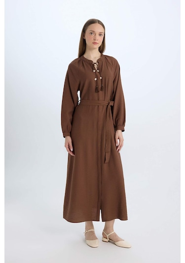 DeFacto 	Relax Fit Hakim Yaka Uzun Kollu Kuşaklı Maxi Elbise D7322AX25SPBN317