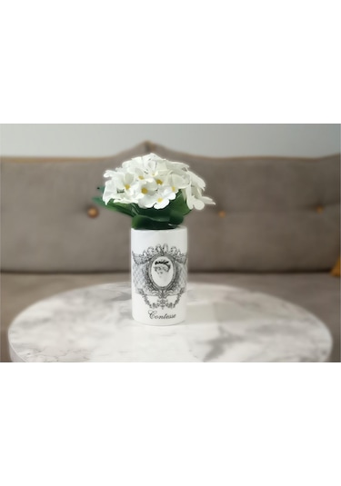 Vazoda Beyaz Yapay Çiçe Dekoratif Kraliçe Model Vazo Dahil 7 x 7 x 16 CM