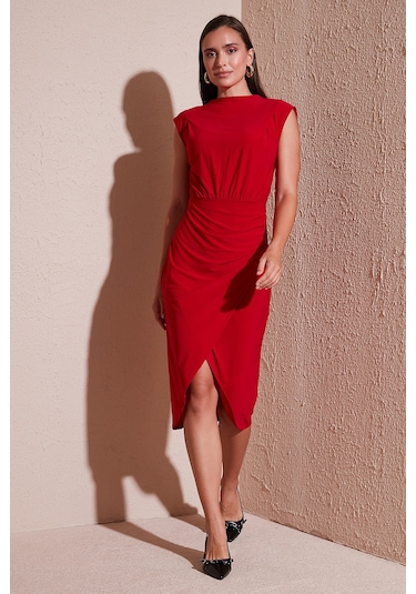 Lela Drape Ve Yırtmaç Detaylı Sıfır Yaka Kolsuz Midi Boy Bayan Elbise 611El694 Kırmızı