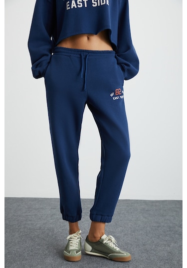 Gloryy Kadın Comfort Fit Baskı Detaylı Lastikli Paça Organik Pamuklu Lacivert Eşofman Takımı
