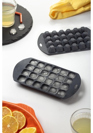 Büyük Antrasit Piramit Buz Kalıbı 13 24 2 Cm Antrasit