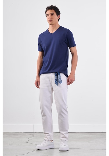 Lacivert V Yaka Pamuklu Düz Renk Slim Fit Erkek T-shirt Lacivert