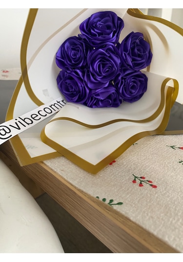 7'li Solmayan Lacivert Gül Buketi Lacivert