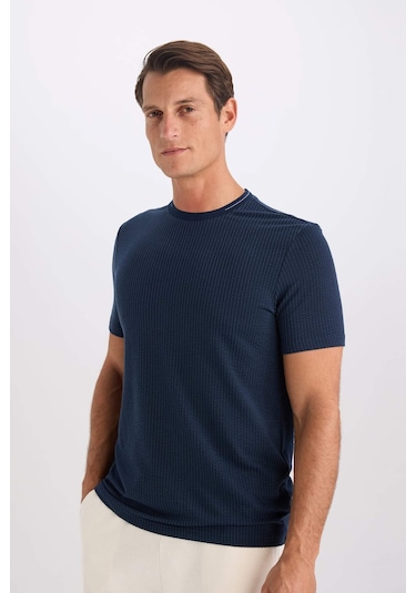 DeFacto Slim Fit Dar Kesim Bisiklet Yaka Kısa Kollu Krinkıl Kısa Kollu Tişört D7225AX25SPNV64 DeFacto Slim Fit Dar Kesim Bisiklet Yaka Kısa Kollu Krinkıl Kısa Kollu Tişört D7225AX25SPNV64