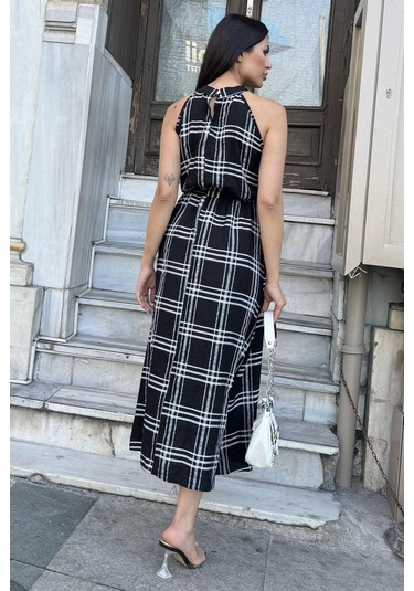 Kadın Siyah Ekose Desenli, Halter Yaka, Kendinden Kemerli Uzun Salaş Elbise Siyah
