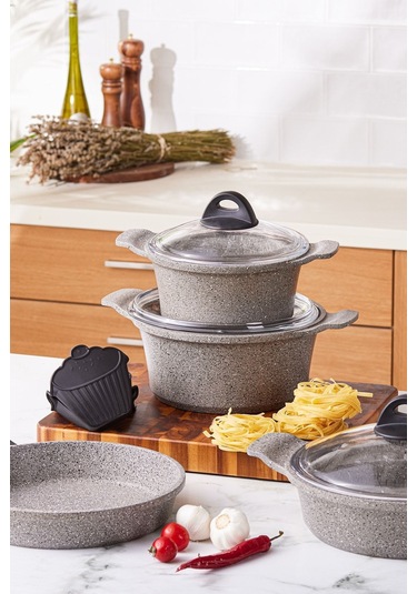 Karaca  Biogranit Brian 9 Parça Fırın Eldiveni Hediyeli Döküm Tencere Seti