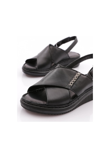 Dgn 083 Kadin Çapraz Bantli Sandalet Siyah