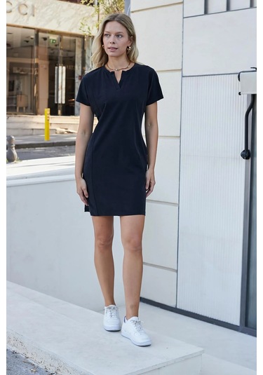 Kadın Modal İpeksi Hafif Esnek Kumaş Geniş Sıfır Yaka Patlı Düşük Omuzlu Yan Cepli Diz Boy Elbise-siyah Siyah Kadın Modal İpeksi Hafif Esnek Kumaş Geniş Sıfır Yaka Patlı Düşük Omuzlu Yan Cepli Diz Boy Elbise-siyah Siyah