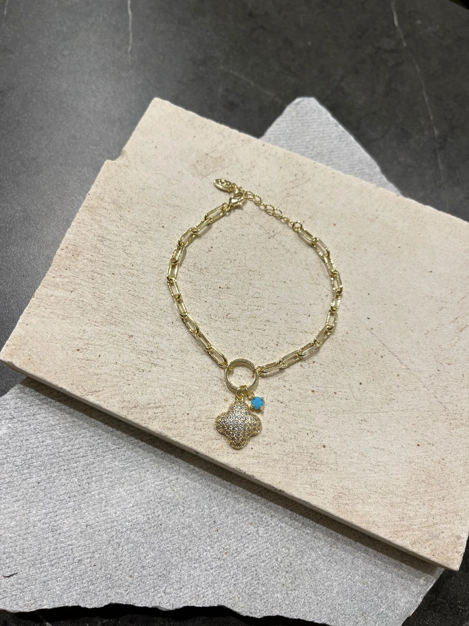 14k Yonca Charmlı Bileklik Çok Renkli