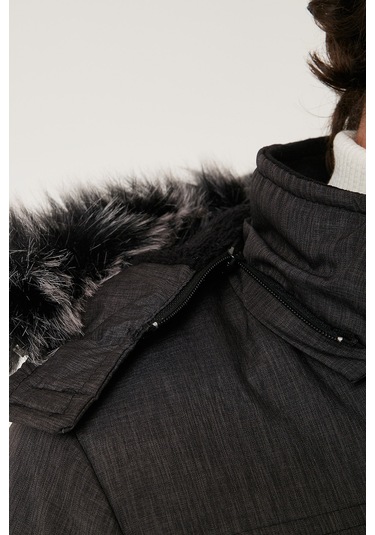 Buratti Peluş Astarlı Suya Ve Rüzgara Dayanıklı Soğuk Geçirmez Slim Fit Erkek Mont 5711051 Füme Buratti Peluş Astarlı Suya Ve Rüzgara Dayanıklı Soğuk Geçirmez Slim Fit Erkek Mont 5711051 Füme