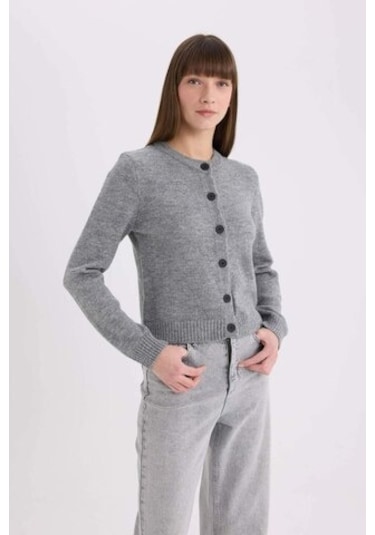 DeFacto Regular Fit Bisiklet Yaka Basic Düz Düğmeli Soft Touch Yumuşak Triko Hırka E3654AX25SPGR452 Gri DeFacto Regular Fit Bisiklet Yaka Basic Düz Düğmeli Soft Touch Yumuşak Triko Hırka E3654AX25SPGR452 Gri