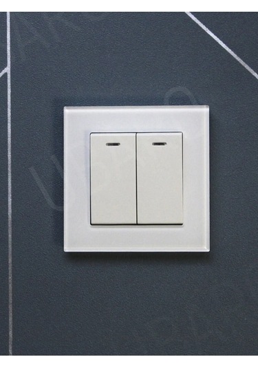 Ubaro Iletken Olmayan Işık Anahtarı Modülü, 82x82 Çerçeve İçeren 340689354