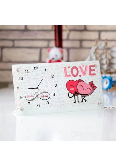 Sevgililere Özel Tasarımlı İsim Yazılı Masa Üstü Cam Saat