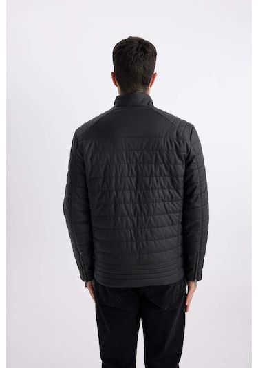DeFacto Su İtici Slim Fit Suni Deri Mont Dar Kesim Dik Yaka Fermuarlı Cepli B3568AX24SPBK27
