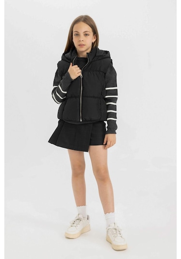 DeFacto Kız Çocuk Su İtici Kapüşonlu Fermuarlı Cepli Şişme Yelek C4971A824AUBK27 DeFacto Kız Çocuk Su İtici Kapüşonlu Fermuarlı Cepli Şişme Yelek C4971A824AUBK27