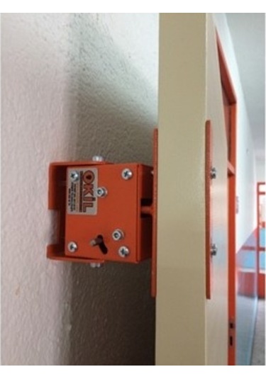 Okil Kapı Sabitleme Kilidi Üçgen Anahtarlı N11.692