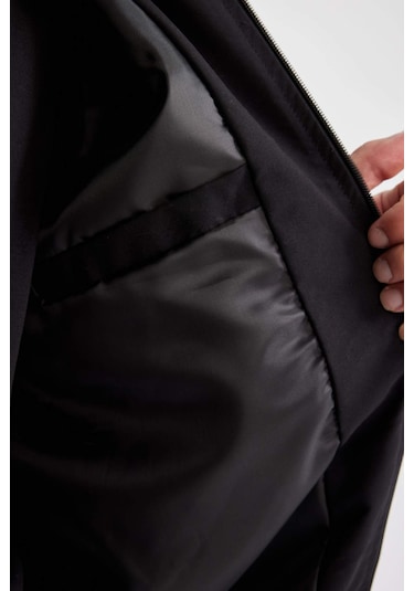 DeFacto Su İtici Bomber Mont Ceket Kolej Yaka Fermuarlı Cepli Mevsimlik Hafif D7447AX24AUBK27 DeFacto Su İtici Bomber Mont Ceket Kolej Yaka Fermuarlı Cepli Mevsimlik Hafif D7447AX24AUBK27