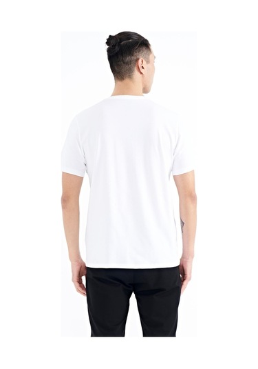 Tommy Life Beyaz Ön Cep Detaylı Baskılı Standart Kalıp Erkek T-shirt - 88200 001