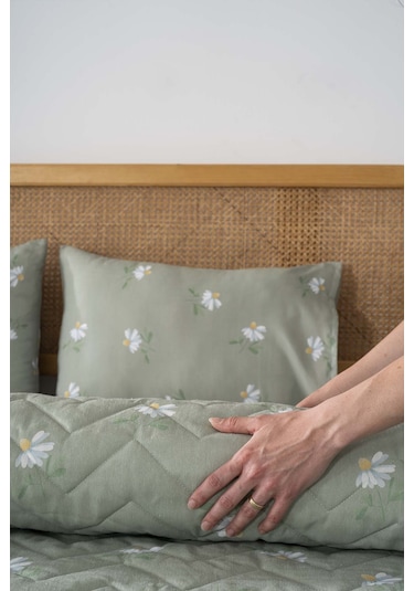 Yeşil Papatya Çift Kişilik Pamuklu Kapitone Pike & Yatak Örtüsü Yeşil