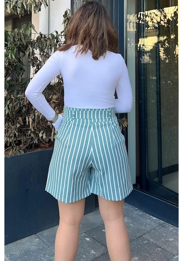 WeShaya Kadın Mint Kemerli, Yüksek Bel, Pliseli, Rahat Kesim, Gabardin Şort Mint