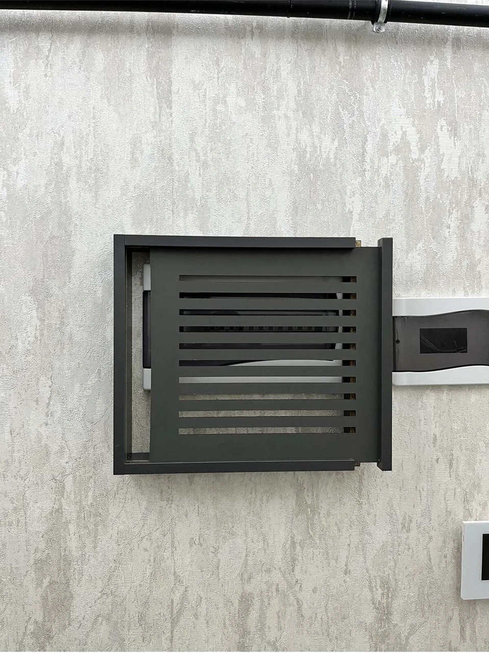 Sürgülü Elektrik Pano Düzenleyici Duvar Düzenleyici Ahşap Dekoratif Antrasit Kutu Anahtarlık Düz Çiz 38 X 40