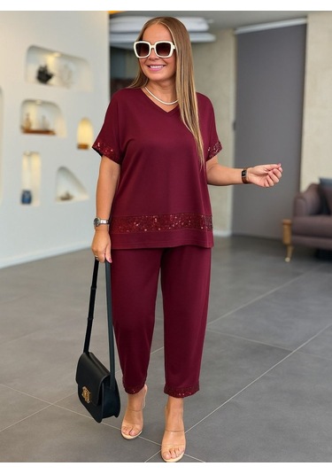 Soonaksesuar Kadın Kısa Kollu V Yakalı Pul Payetli Viskon Iki Iplik Bluz Ve Pantolon Ikili Takım Bordo