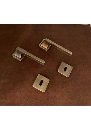 Karo Mat Antik Sarı Kare Rozetli Zamak Oda Kapı Kolu 1 Takım