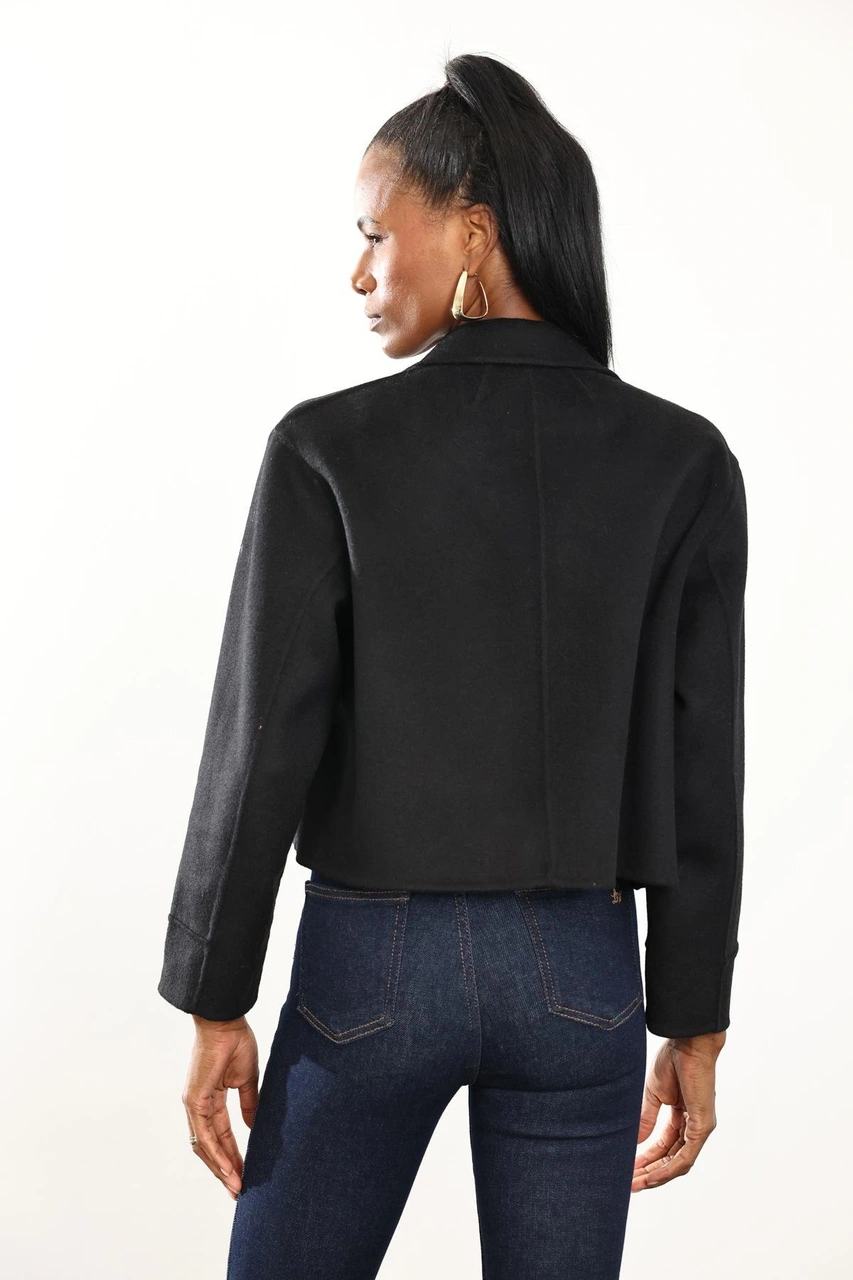 Siyah Gömlek Yaka Kısa Yün Ceket Siyah