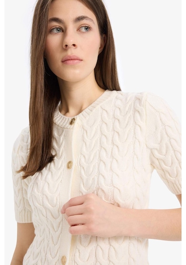 DeFacto Regular Fit Bisiklet Yaka Triko Kısa Kollu Hırka E6882AX25SMER105 Ekru