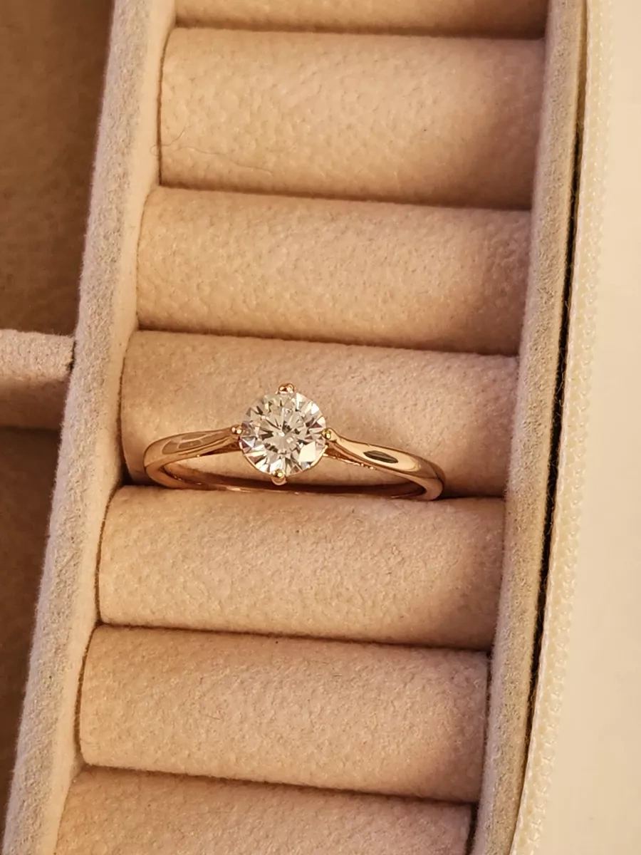 Xuping Korkunç Olmayan Altın Kaplama İnce Taşlı Nişan Yüzüğü 182088336 Diğer