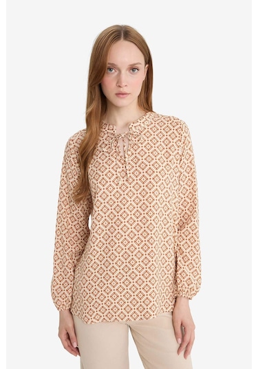 DeFacto Regular Fit Bağcıklı Yaka Desenli Uzun Kollu Bluz N1809AZ25SPBR189 DeFacto Regular Fit Bağcıklı Yaka Desenli Uzun Kollu Bluz N1809AZ25SPBR189