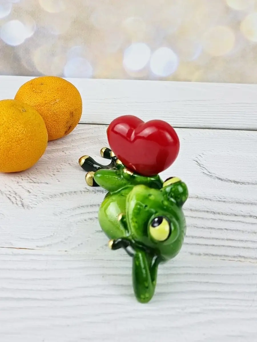 Podarok52 Kurbağa Kalpli Souvenir Figürü 46430654