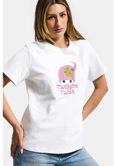 Itsbasic Kadın Beyaz Renk W5 Nakış Detaylı Oversize Tasarım T-shirt