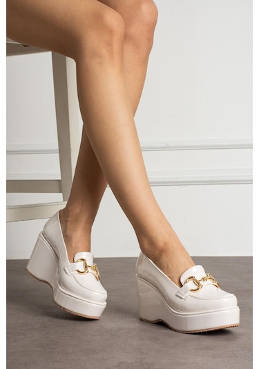 Zenne Shoes Dolgu Topuklu Tokalı Kadın Ayakkabı Beyaz Rugan
