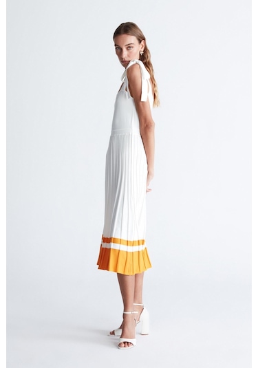 Styleboom X Peraluna Kelly Dress Askılı Bağlama Detaylı Rahat Kesim Midi Boy Yazlık Kadın Triko Elbise Ekru